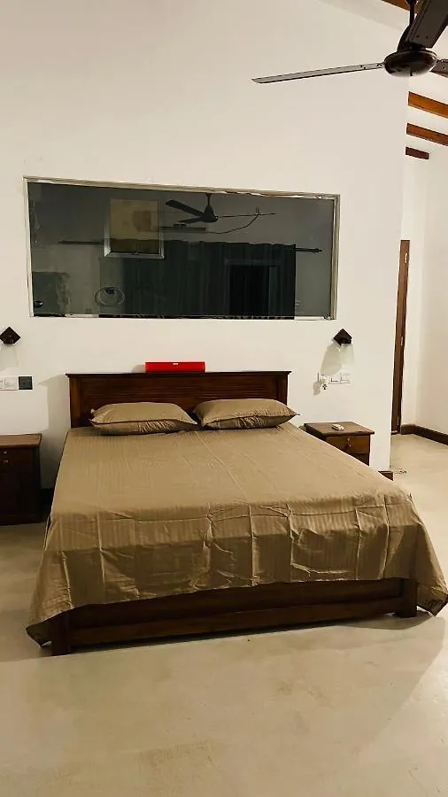 Sea Sands Beach Hostel Negombo