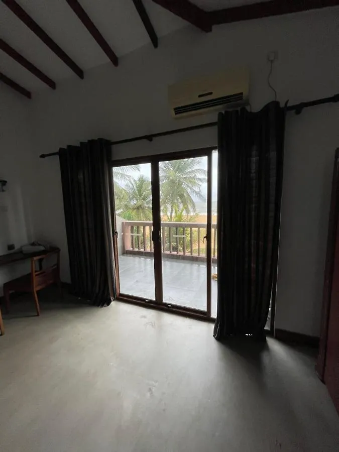 Sea Sands Beach Hostel Negombo 0*,