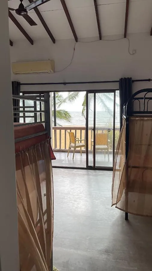 Sea Sands Beach Hostel Negombo